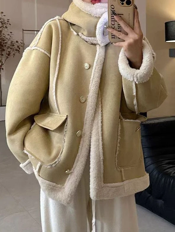 Wszechstronny mały płaszcz na jesień i zimę z grubym futrem i ciepłym krótkim topem z odpinaną czapką