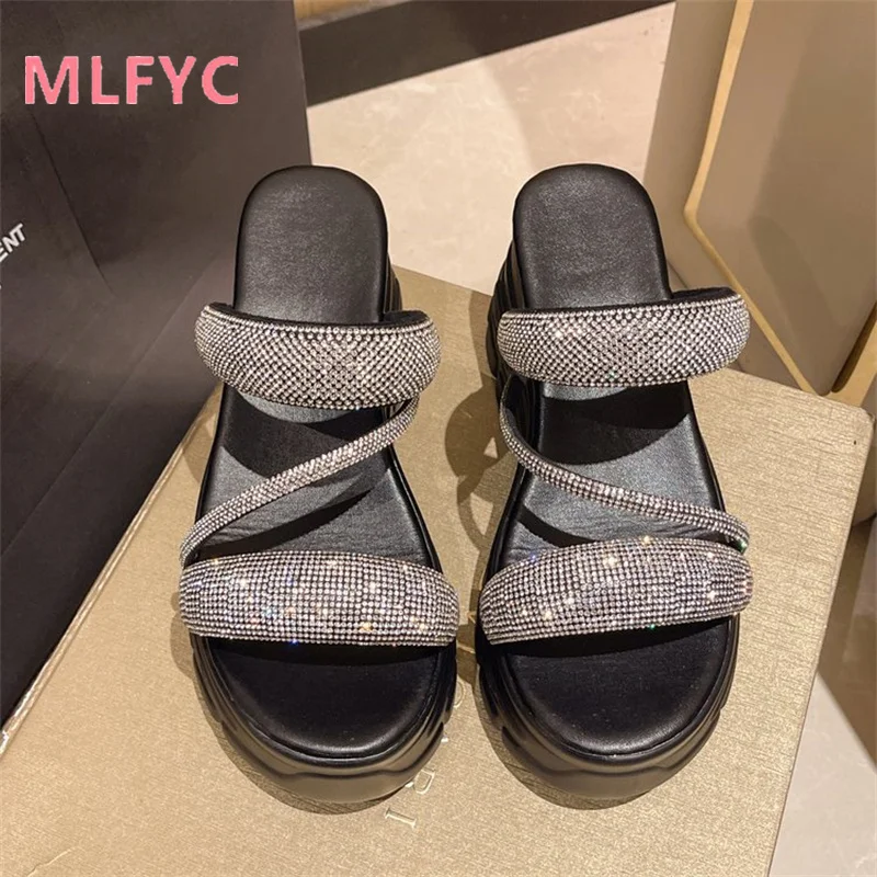 The new women rhinestone minimalist summer slippers are suitable ladies wear externally paired with slope heels casual sandals