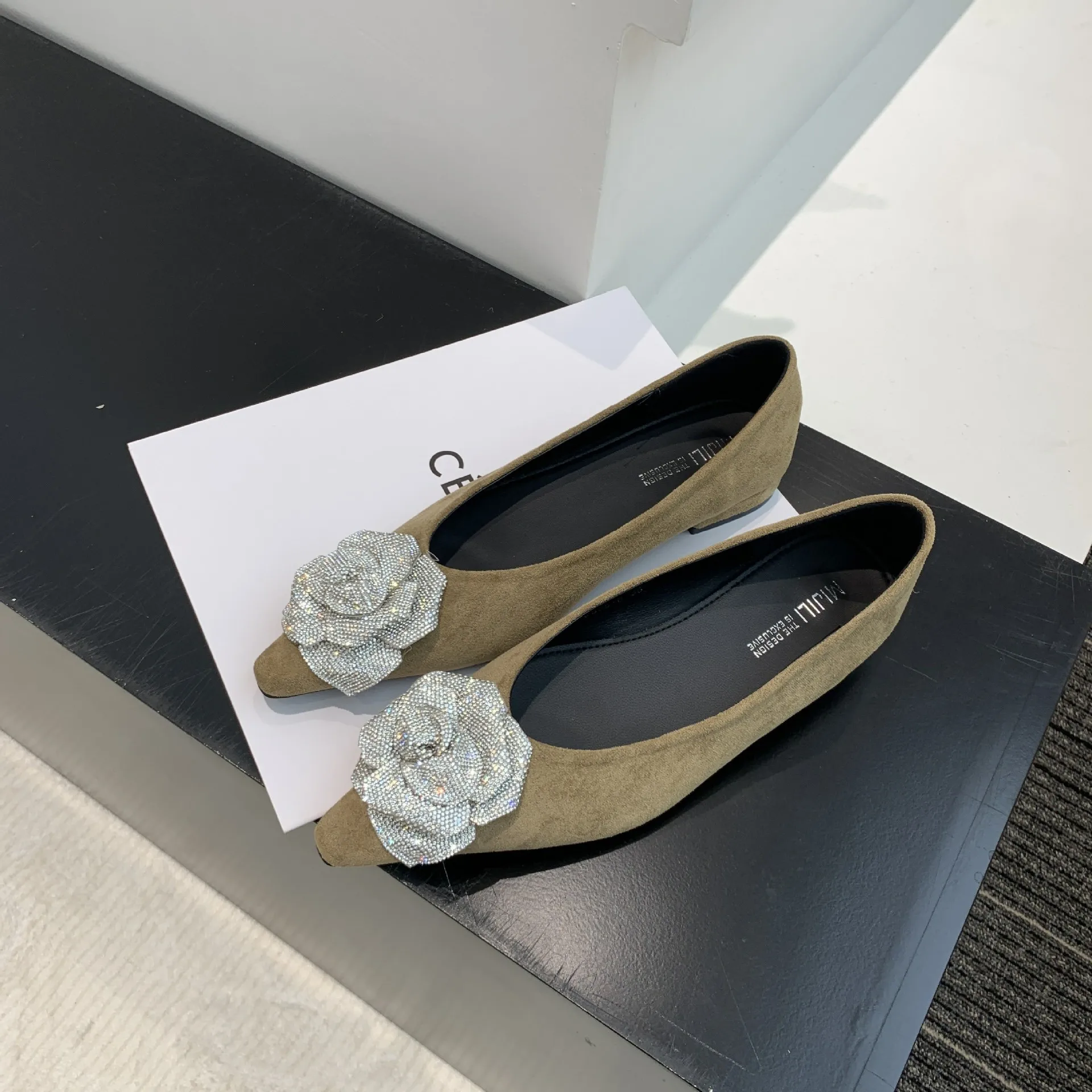 

Женские повседневные женские кроссовки, летняя обувь, женские универсальные осенние туфли на плоской подошве с острым носком, Modis 2024, новое осеннее платье-лодочка