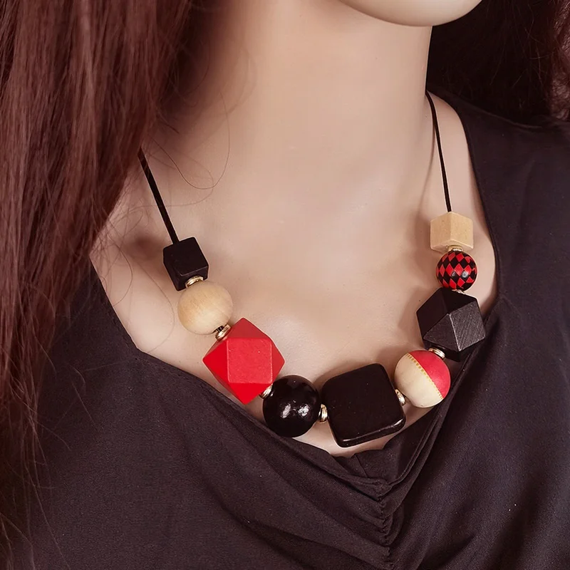 Geometric Natural Wood Beads Pendants Necklaces Vintage Handmade Beaded Women\'s Necklace for Women Daily Wear Jewelry