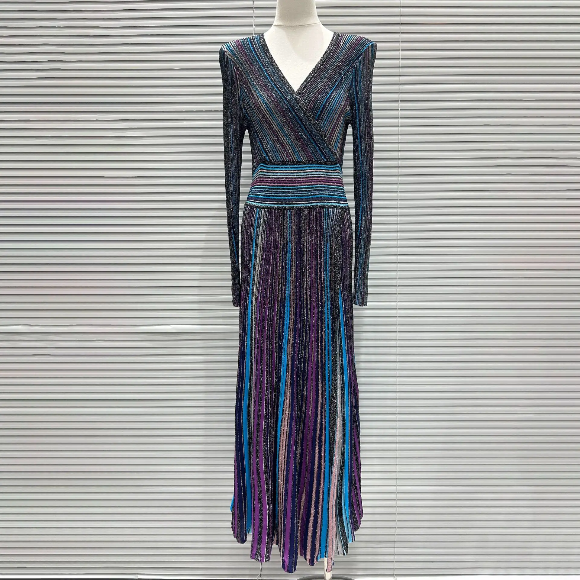 Early Autumn 2025 Vintage Style Lady Casual Striped Wear V-neck Long Sleeve A-line Knits Long Dress Women