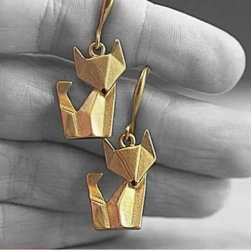 Creative Golden Fox Earrings for Women Fashion Gold Color Folding Fox Animal Pendant Dangle Earrings Jewelry Aretes De Plastico