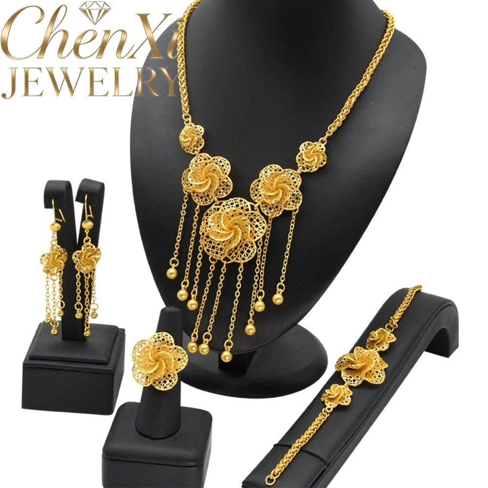 Alluvial Gold Three-Dimensional Hollow-Out Flower Necklace Elegant Charms Standout Piece High-End Keepsake Exquisite Luxury Gift