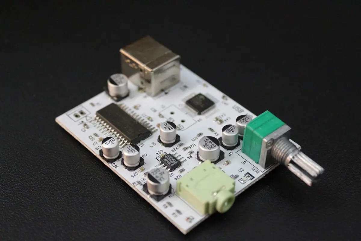 USB Ear Amplifier CM108 TDA1305T TDA1308 IIS USB DAC Decoder with USB Cable OTG Head