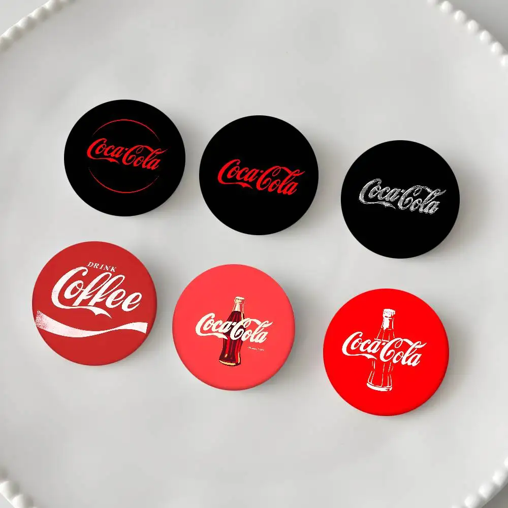 Insignias de agua de soda C-Coca-C-Cola, insignia redonda, broche de moneda de hojalata, accesorios para mochila, Pin de solapa