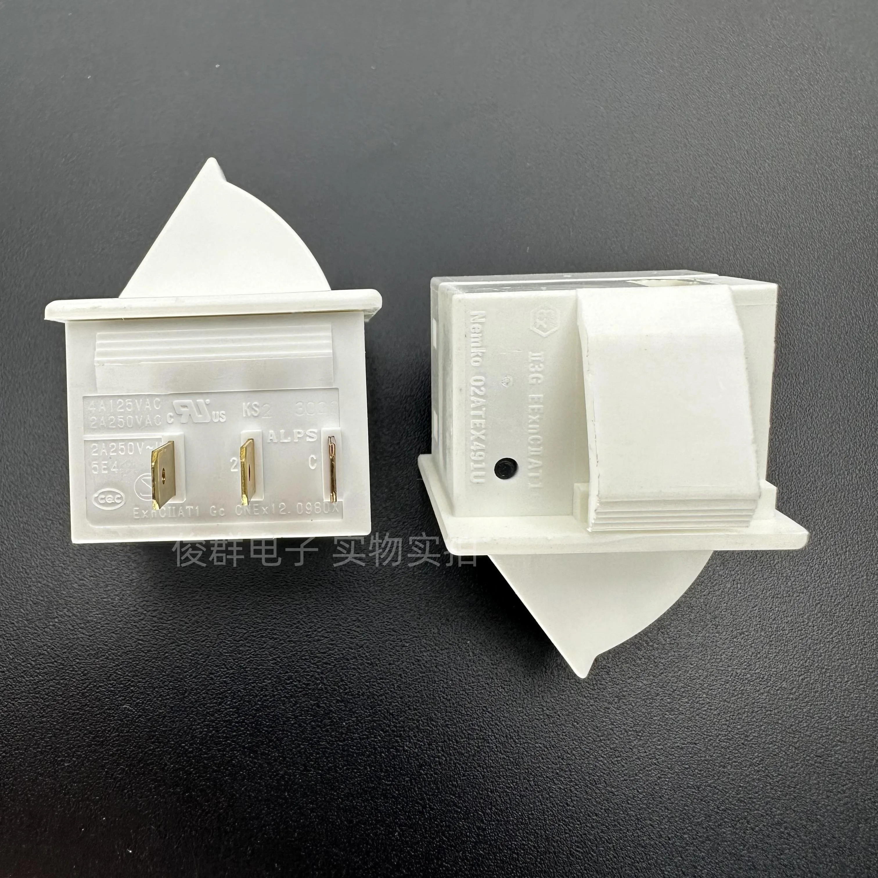 5PCS/ KS2-302C dual-way normally open and normally closed limit stroke reset self-elastic unlocked refrigerator door switch