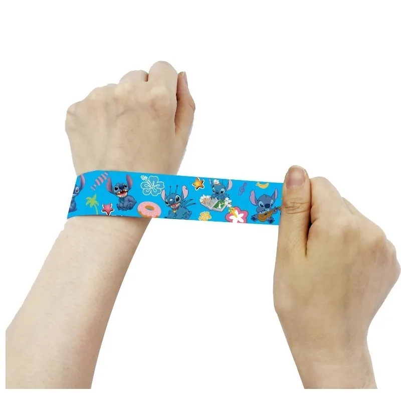 12 قطعة/المجموعة ليلو وستيتش الأسرة سلسلة سوار PVC المفاجئة دائرة الكرتون بات دائرة سوار الأطفال متعة الهدايا #4