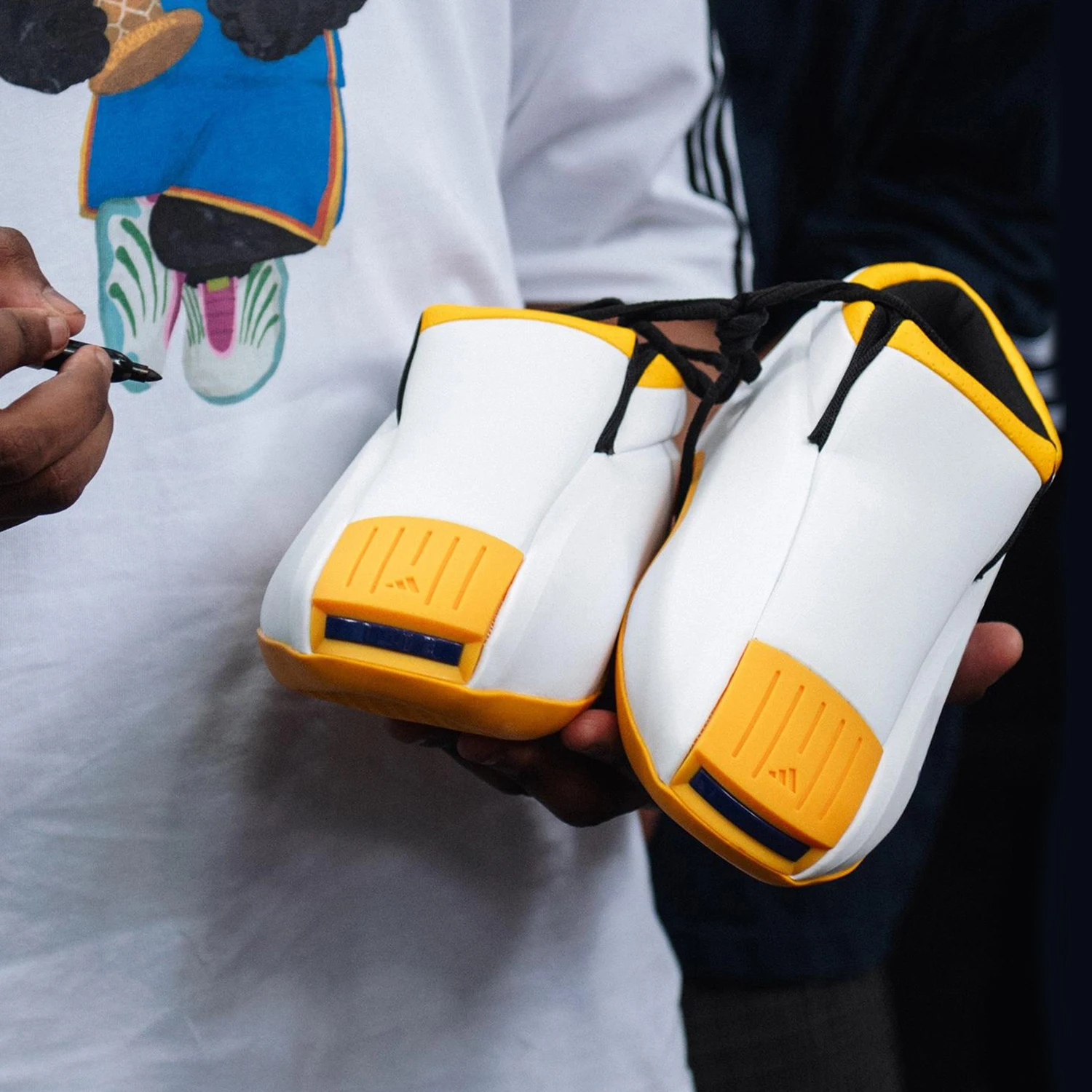 

Adidas Authentic Crazy 2 Men's Mid-Top Classic Basketball Shoes JI0337