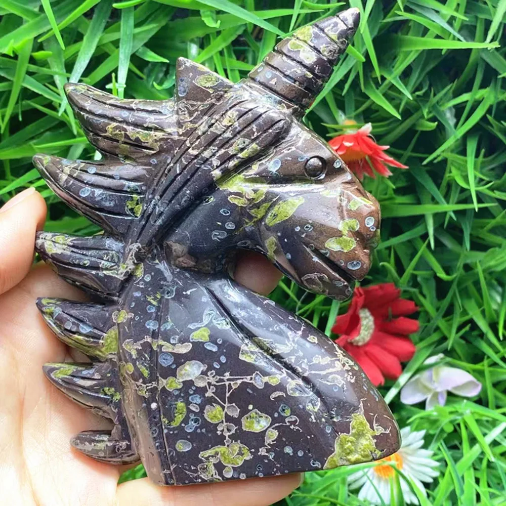 Natural quartz crystal hand-carved unicorn home decoration chakra ornaments