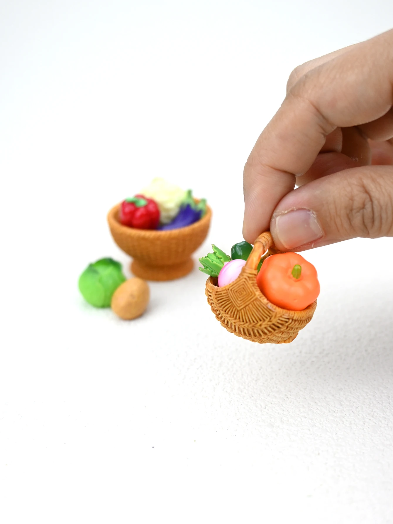 A miniature vegetable scene ornament, miniature vegetable basket, dollhouse accessories, dollhouse toys, toy house decoration, miniature food toy, photography prop, micro landscape ornament, miniatures decoration, smal