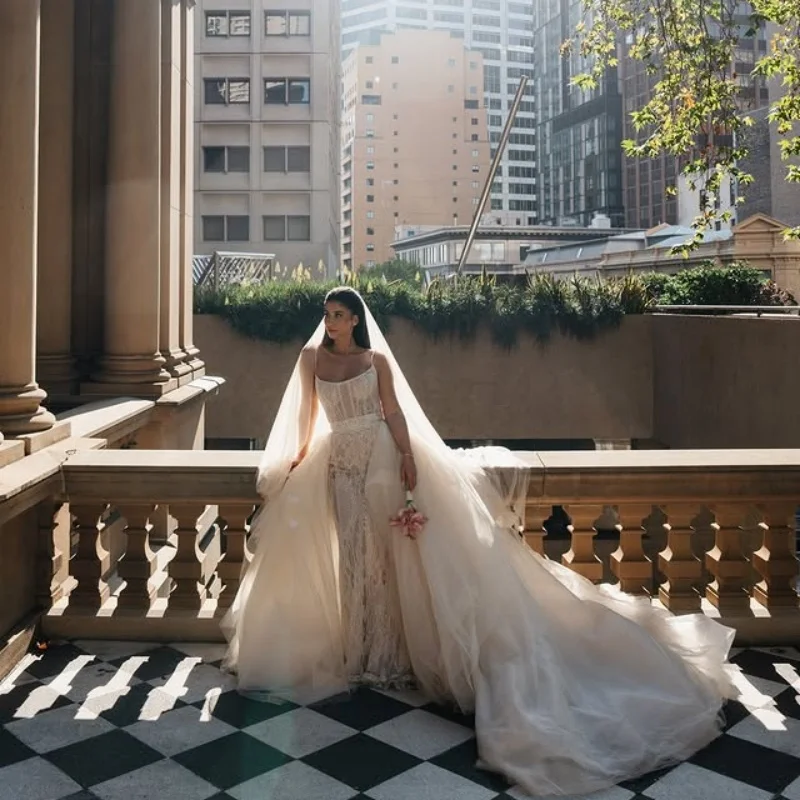 ที่กําหนดเองที่ละเอียดอ่อนสี Ball Gown Royal ชุดแต่งงาน Sweetheart applique 3D ดอกไม้รูปลอกหาง Made Robe De