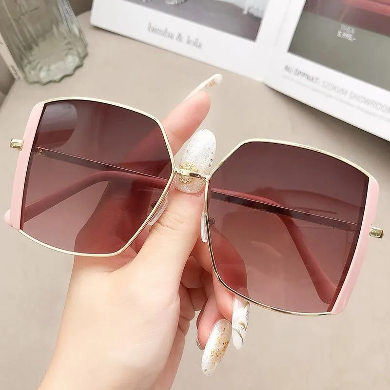 Fashion Vintage Sunglasses Women Big Frame Retro Blackout Sun Glasses Female Colorful Luxury Eyewear Travel Street Photography