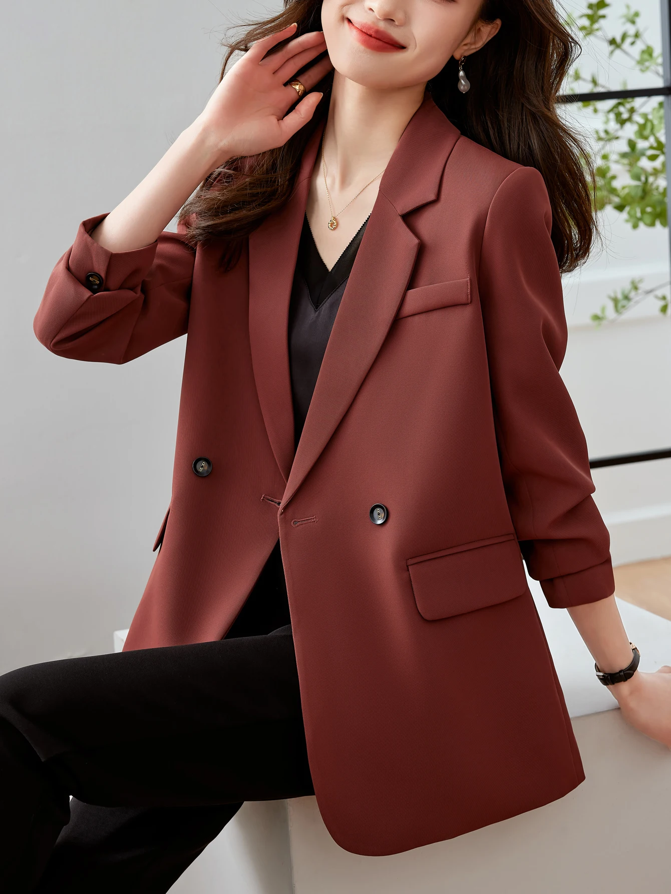 

High-End Women's Casual Blazer with Split Hem - Designed for Spring & Autumn, Suitable for Office Work and Daily Wear, Stylish F