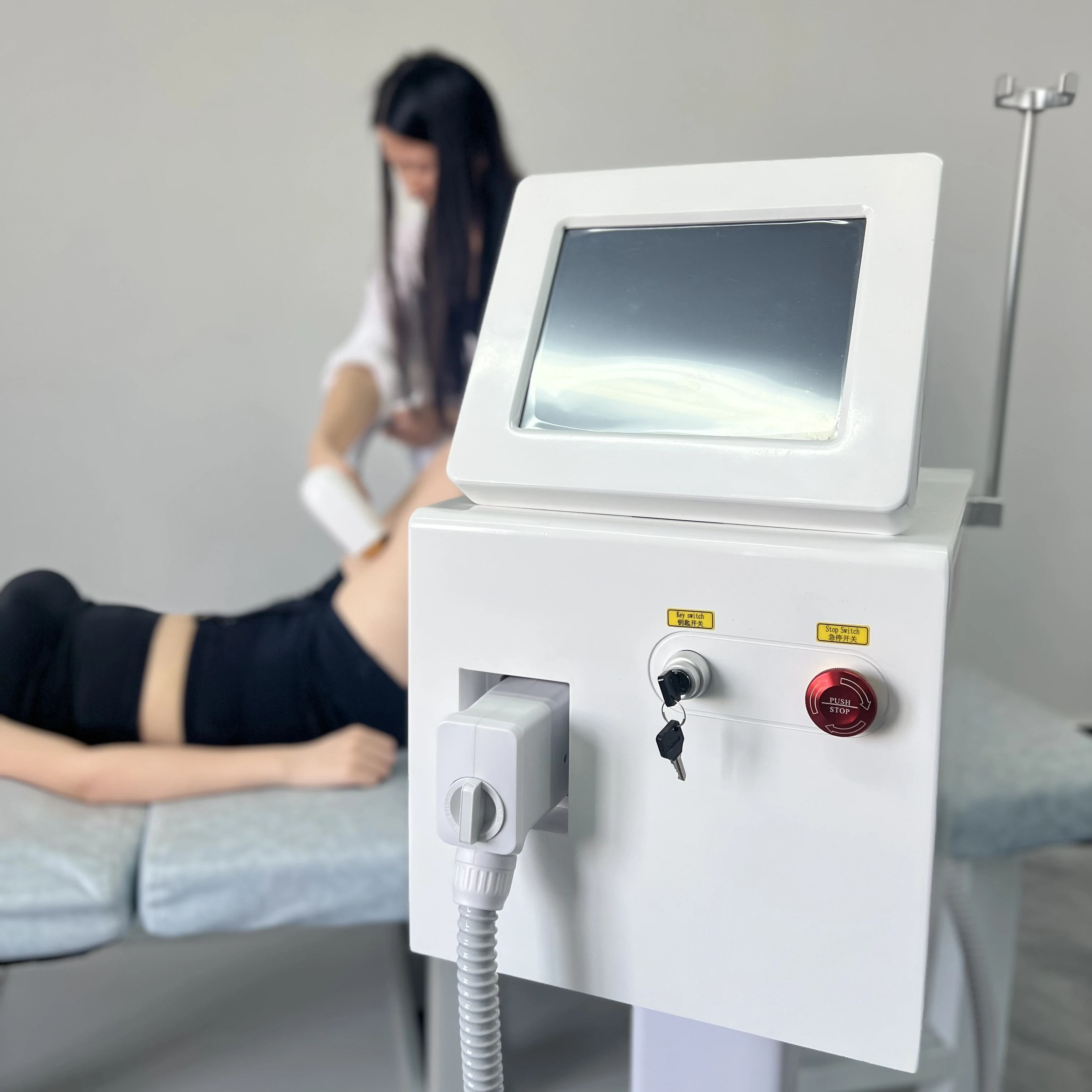 Diode Laser Hair Removal Machine 3 Wavelength 755 1064 808nm Ice Platinum Permanent Painless Hair Removal Alexandrit CE