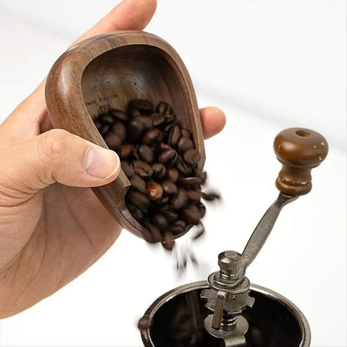 A78I Coffee Bean Dosing Cup and Coffee Spritzer Set Coffee Bar Accessories Wooden Dosing Vessel/Single Dose Measuring Tray