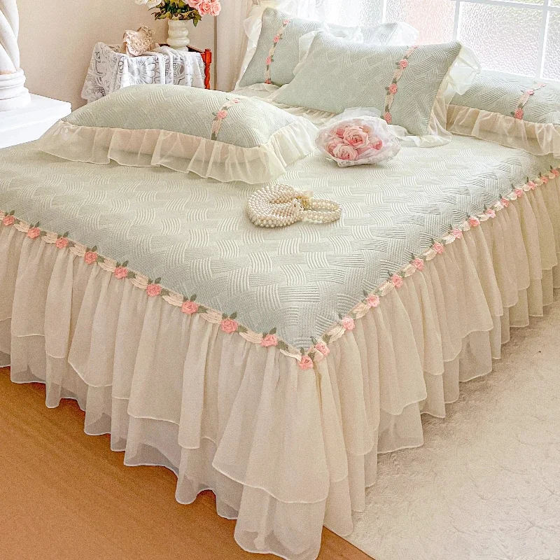 Summer Bedroom Cool Feeling Ice Silk Mat Summer Cool Blanket Four Piece Set Machine Washable Cool Mat Lace Embroidered Bed Skirt