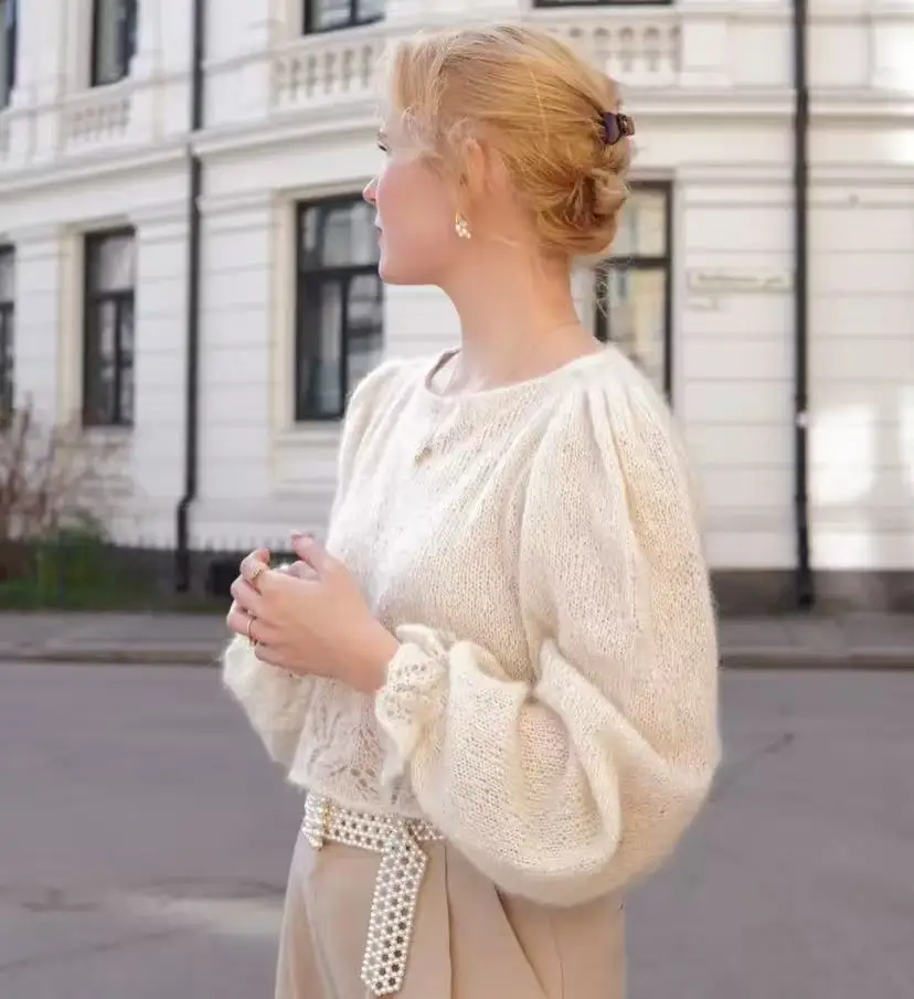 

Thin gray knitted hollow-out blouse for women, featuring a slouchy style with a one-piece neckline, niche short design, and vers