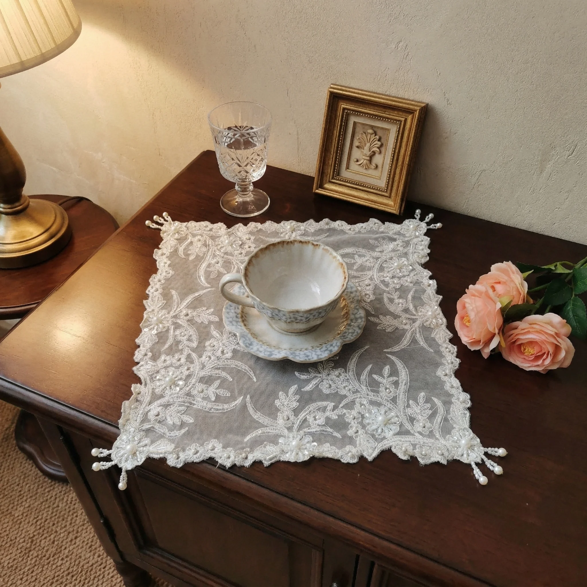 2pcs Placemat Set Luxury Embroidery Table Mat Small Breakfast Placemats Elegant Table Runner Wedding Napkins Cute Desk Decor