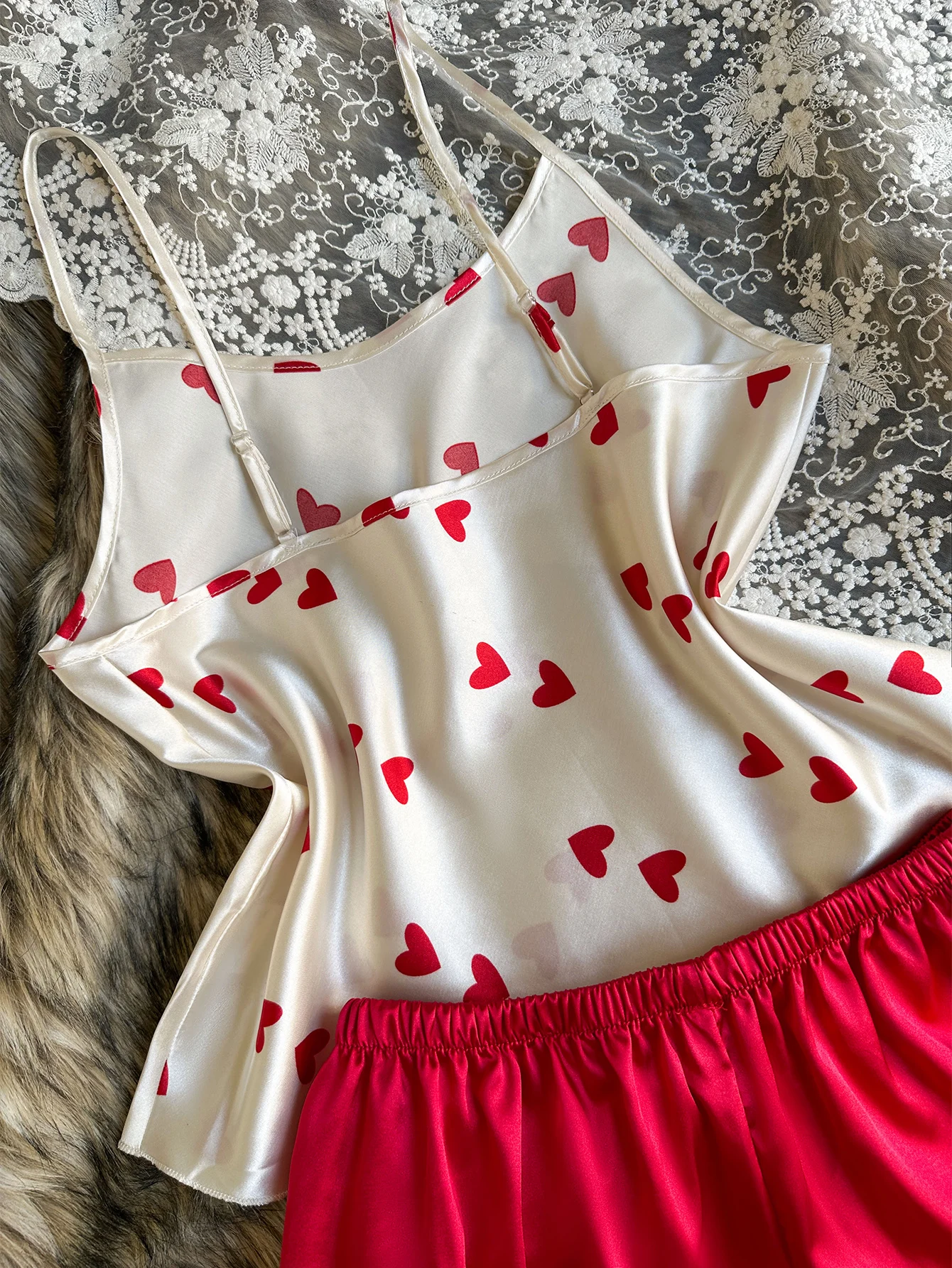 Summer New Women's Pajama Set Printed Top with Soild Shorts Comfortable 2 Piece Sleepwear Set for Relaxation and Daily Wear image 5