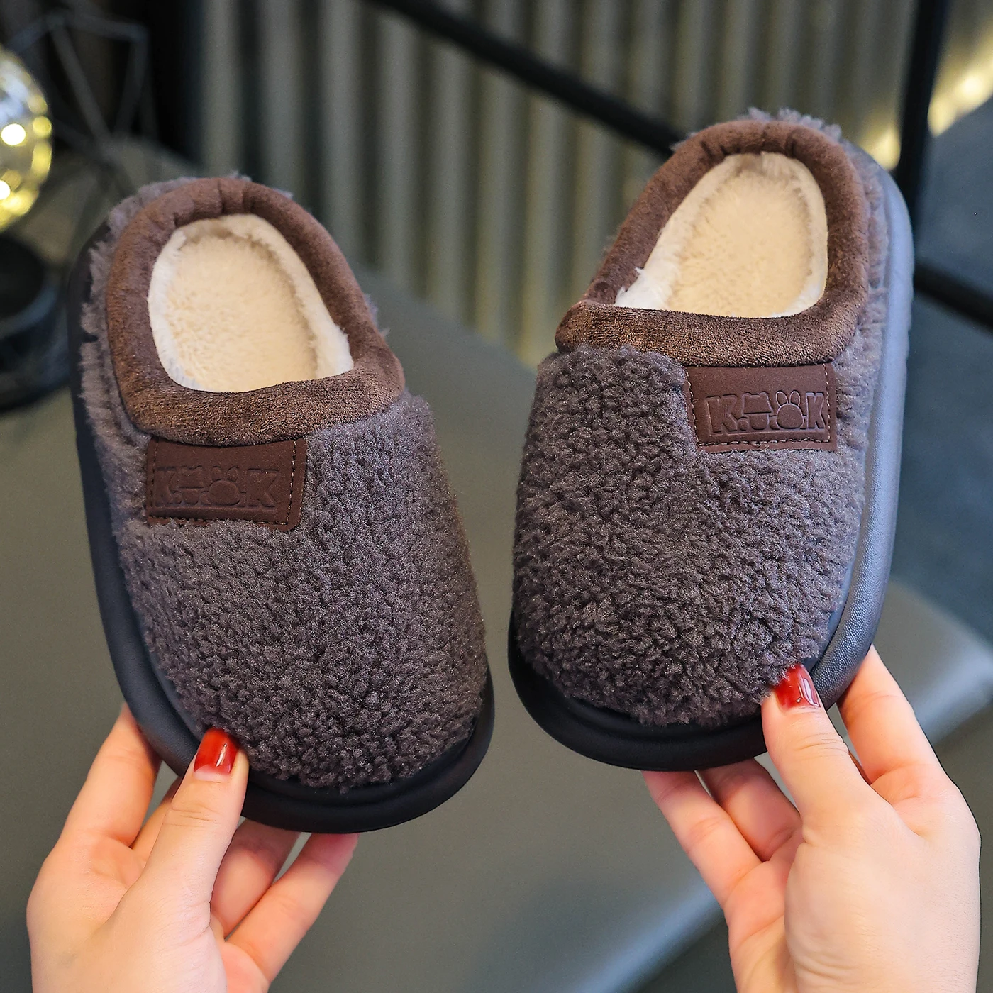 

Детские тапочки на осень и зиму, домашние для мальчиков, студенческие тапочки для девочек, зимние теплые тапочки.