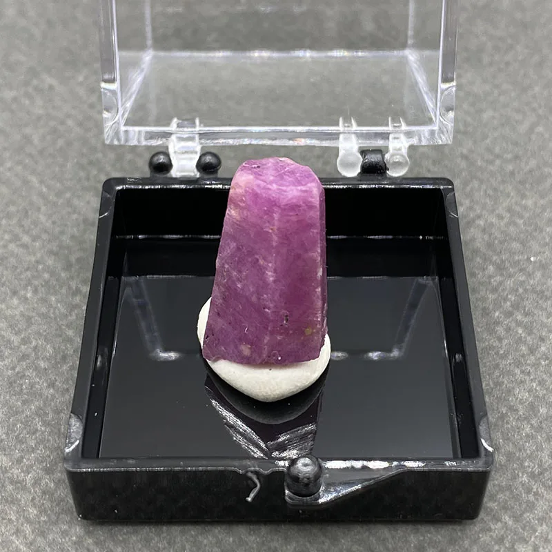 Best! 100% natural Myanmar Fluorescent Ruby rough mineral stones and crystals healing crystals quartz gemstones +Box 35mm