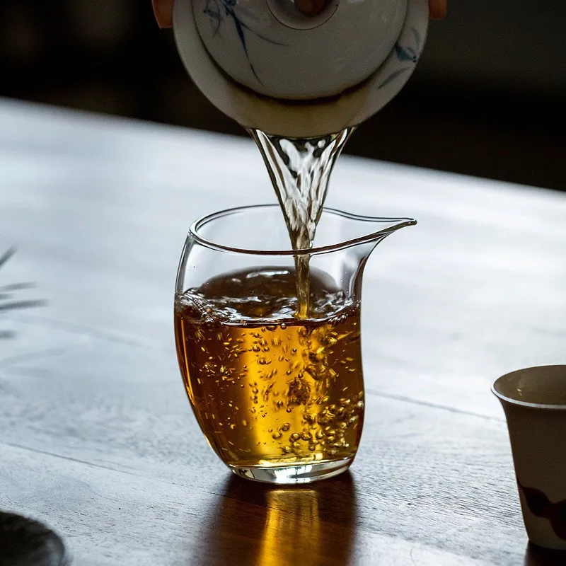 Thickened Glass Fairness Cup Single Tea Pitcher Heat Resistant Crescent Moon Spout Transparent Gongfu Tea Sea for Home Gift