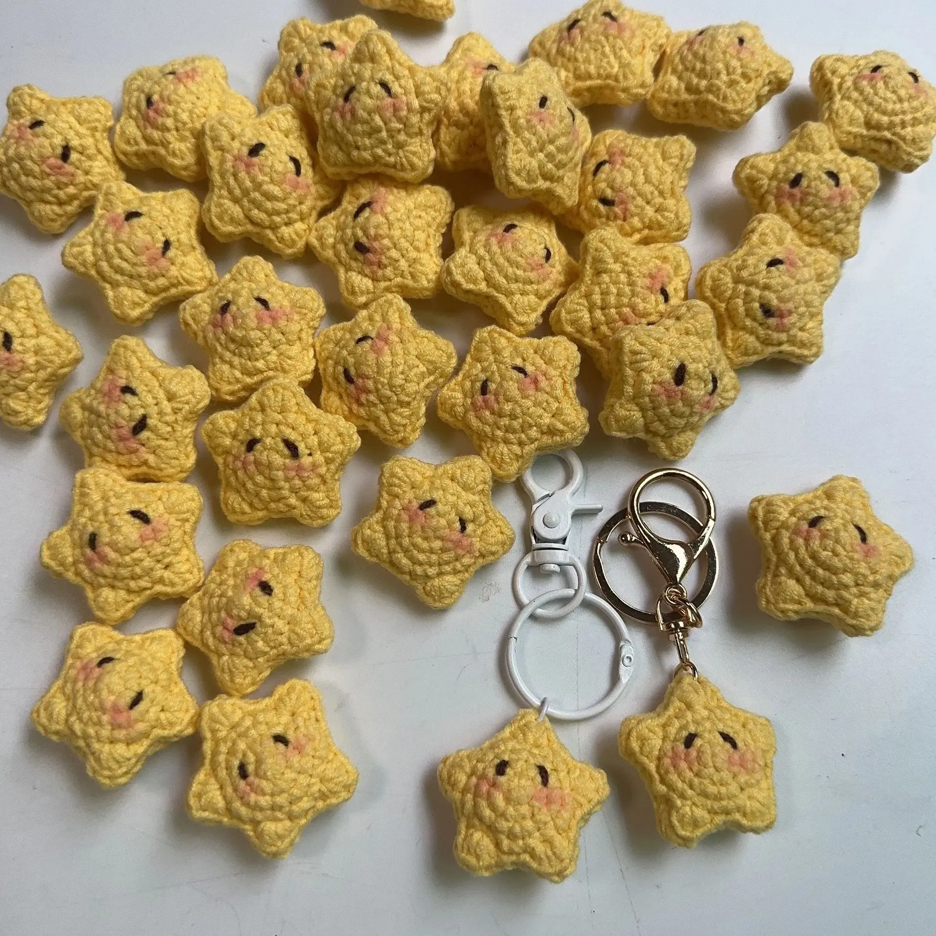 5pcs 4cm Mini Cute Shy Star Knitted Keychain Handmade Crochet Pendant Car Bag Mobile Phone Gift Wholesale Clothing Decoration