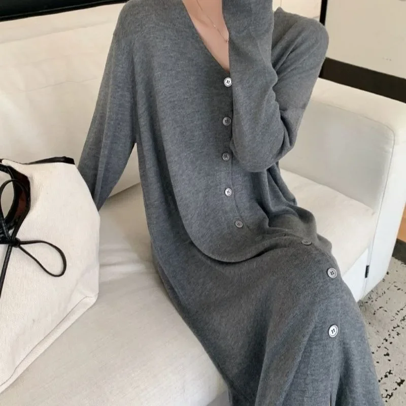 グレー女性ナイトガウン韓国フリースパジャマ長袖ナイトドレス秋冬ワンピースパジャマホームボタン睡眠着用 1