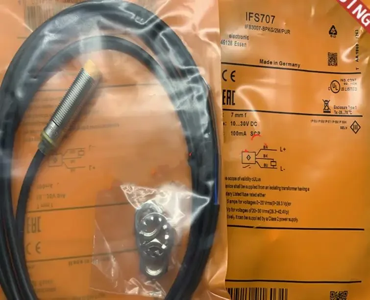 2pcs New High Quality IFM proximity switch IFS700 IFS703 IFS702 IFS707