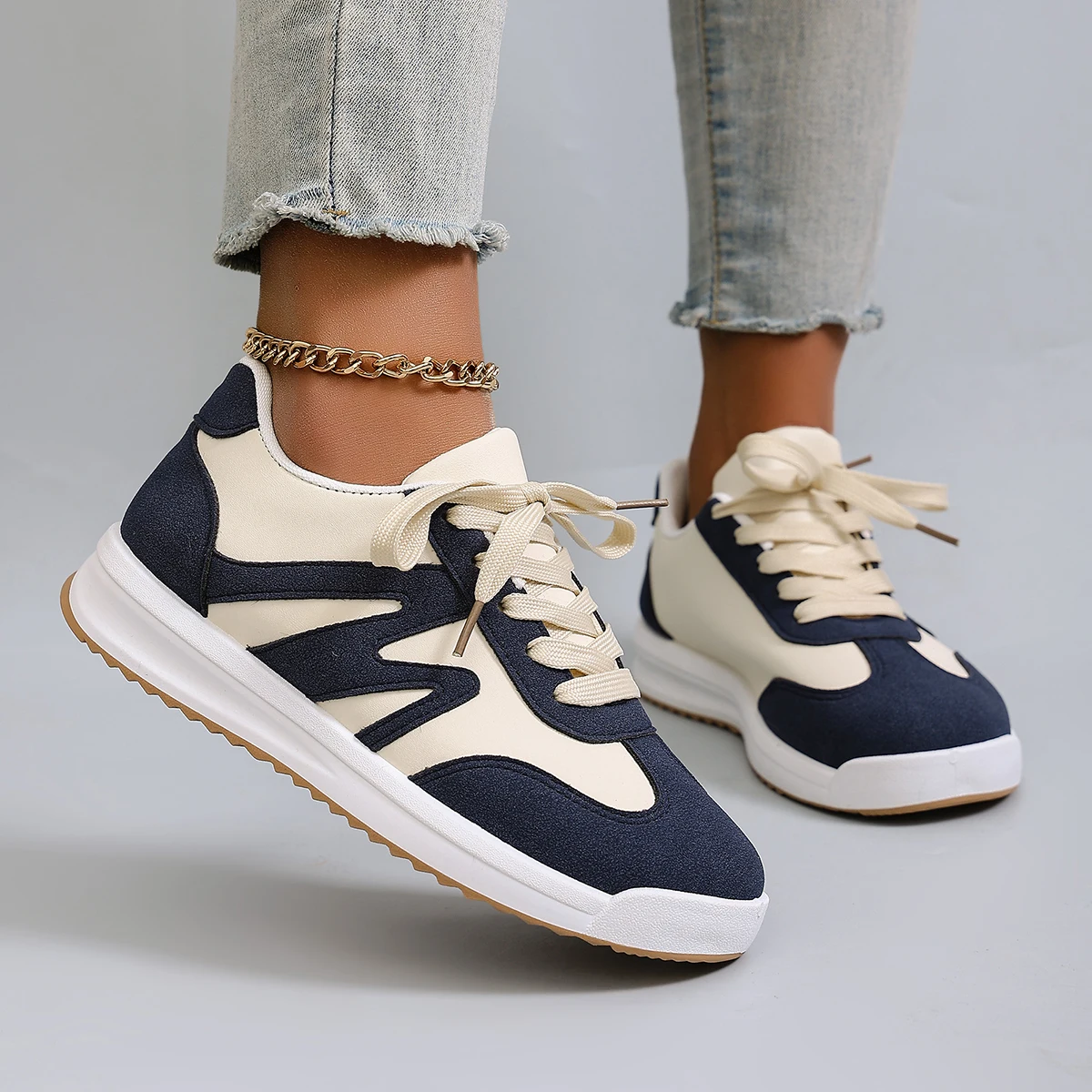 

Новые весенние женские спортивные туфли: модные, дышащие, легкие, нескользящие, износостойкие, повседневные, на плоской подошве.