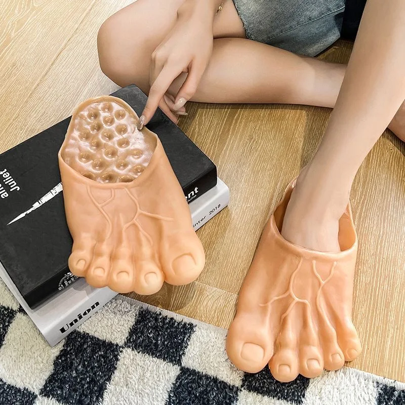 A pair Funny Slippers Footwear Shoes Fashion Outdoor Beach Couple Slippers Role Playing Bigfoot Amazing Sandal Of The Hulk
