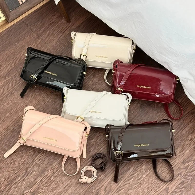 

High End Diaper Bag Minimalist Elegant Leather Crossbody Handbag For Business Women Commuter Bag Trendy Design