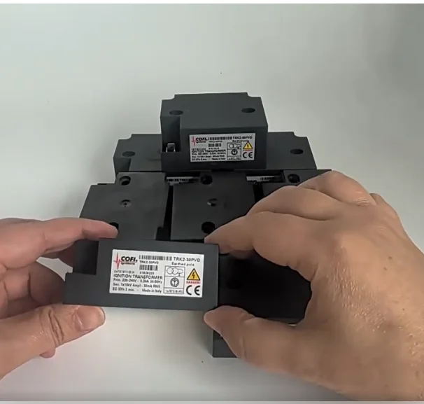 

COFI Ignition Transformer TRK2-30PVD 35 40 VD HD TRK1-20CVD HK Italy Cofi Brand new in stock