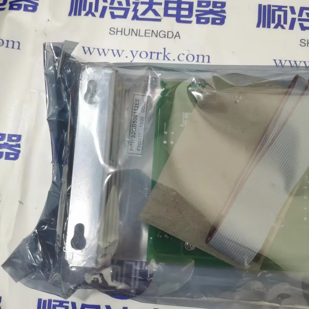 

Панель управления/дисплей для винтового кондиционера 32GB500112 30HXCHXY (32GB500112EE)