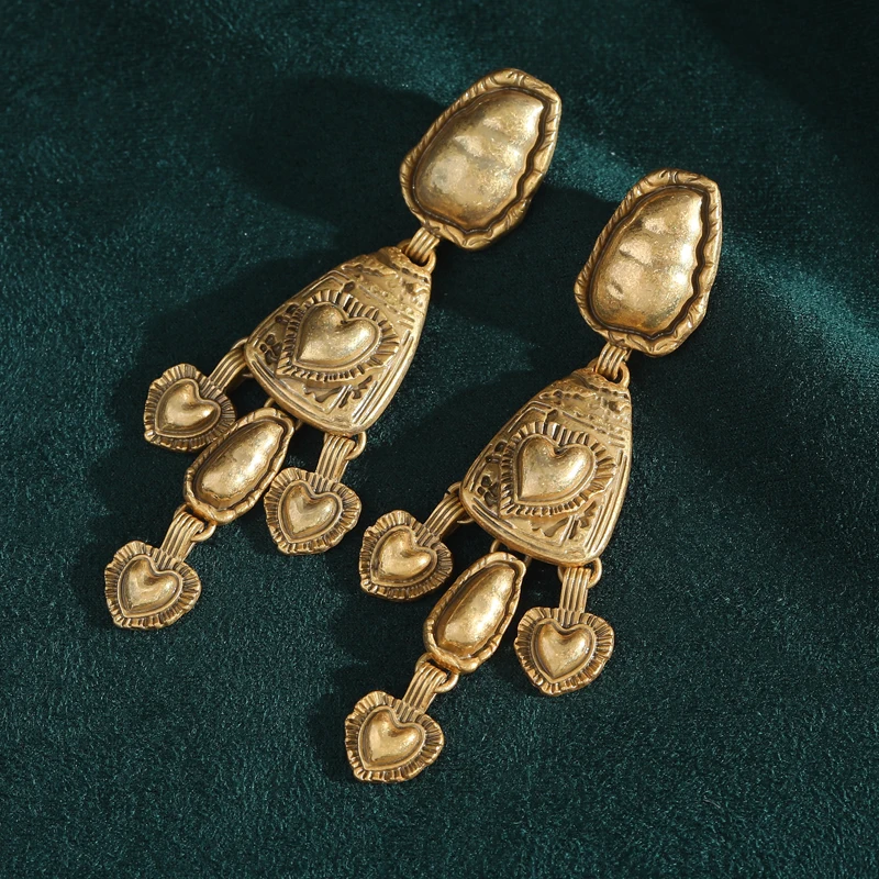 Vintage Antike Gothic-Ohrringe mit geschnitztem Herzanhänger, 18 Karat Goldfarbe, Accessoires für Damen, luxuriöser Designer-Retro-Schmuck