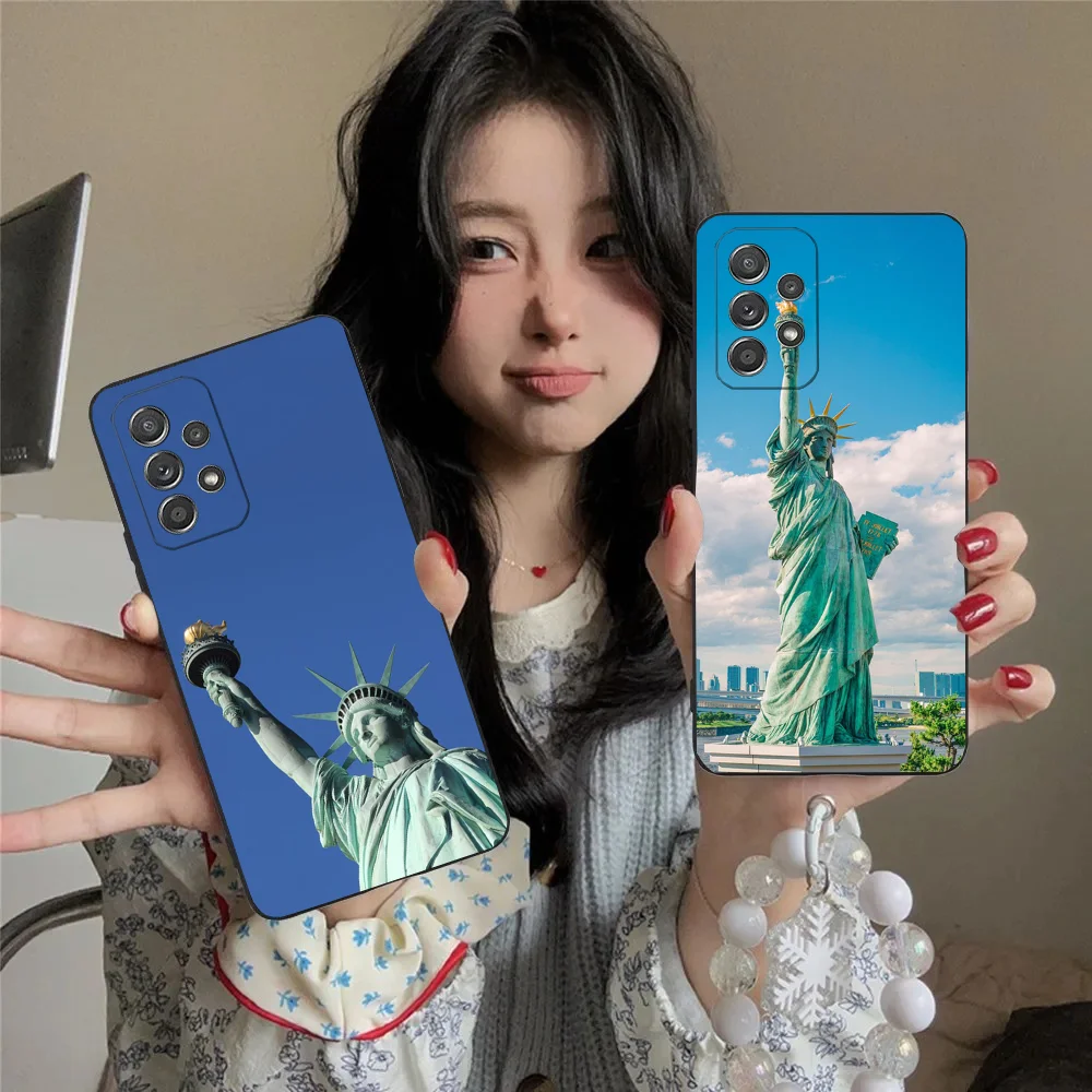 Statue of Liberty New York Phone Case For Samsung S24,23,22,30,21,10,9,Ultra,Plus,Lite,FE,5G Black Soft Case