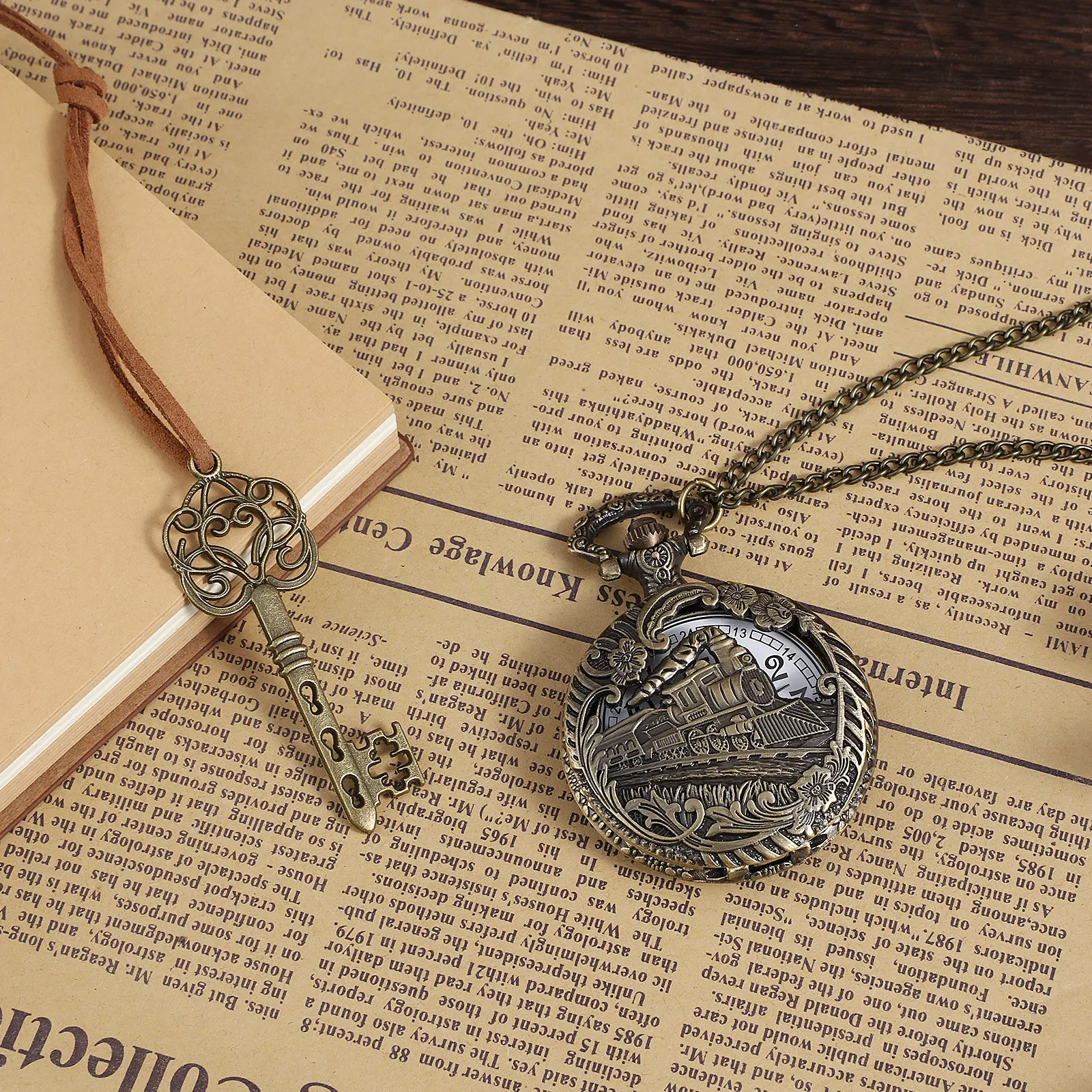 1Pcs Hollow Train Vintage Pocket Watch Retro Style Quartz Movement Hanging Chain Pocket Watch Waist Pendant Clothing Accessories