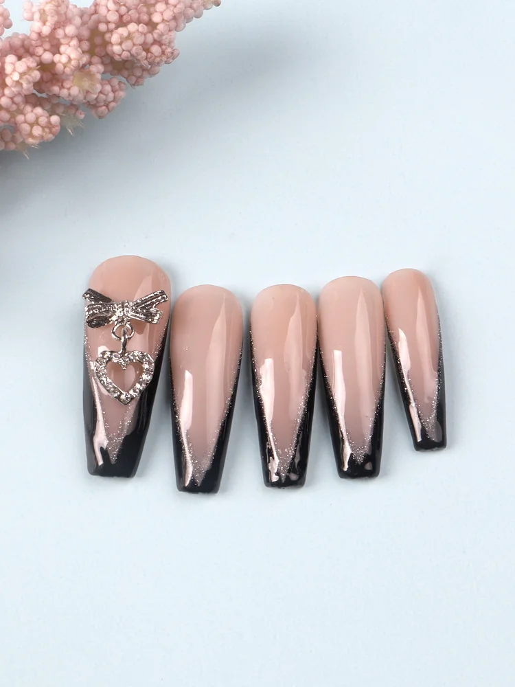 10pcs Silver Heart Alloy Nail Art Charm 3D กะลาสีโลหะ Hollow Heart Love เครื่องประดับเล็บหรูหราอุปกรณ์แต่งเล็บ