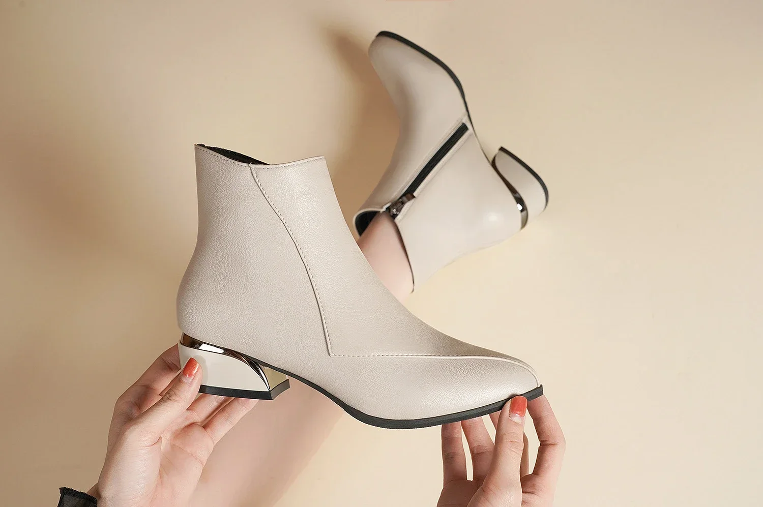 Herbst und Winter 2026 Damenstiefel Britischer Stil Modische Stiefel für Frauen Neue Dickabsatzige Übergroße Modische Kurzstiefel – Detail 30
