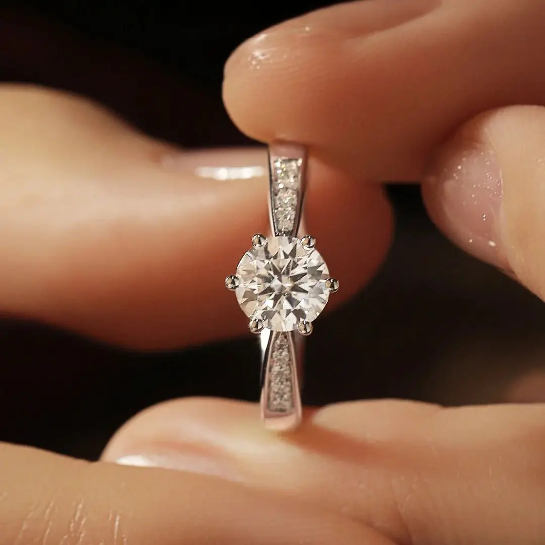 1 قيراط مويسانيتي ستة شقوق خاتم المرأة الفاخرة PT950 البلاتين عالية النقاء ضوء النجوم البريق الزفاف تبادل الفرقة Lifelong
