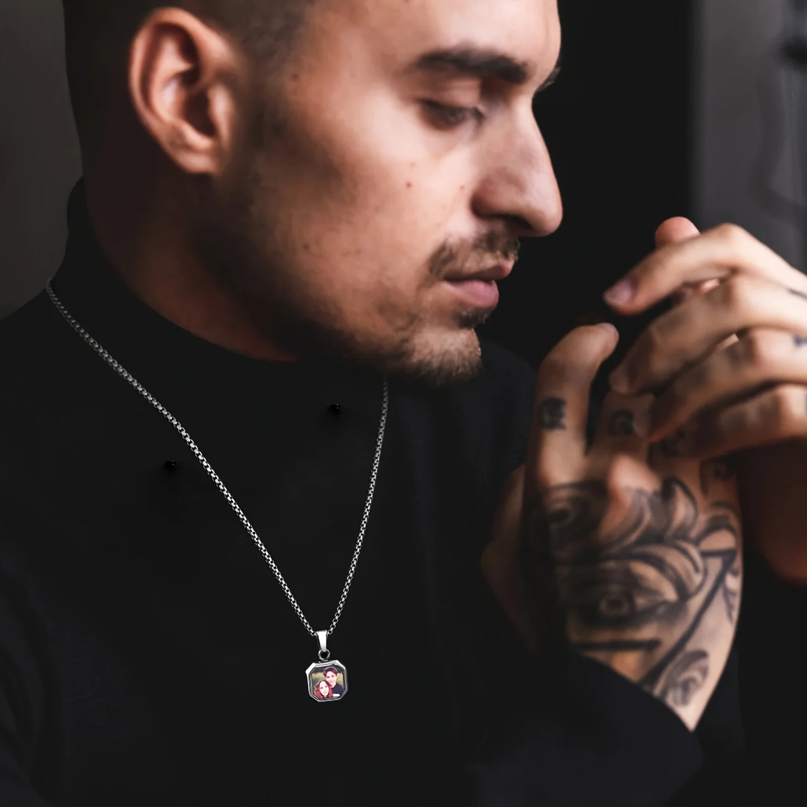 صورة شخصية محفورة نص قلادة حصرية مجوهرات مخصصة أنيقة ريترو مناسبة لهدية عيد الميلاد في عيد الحب #3