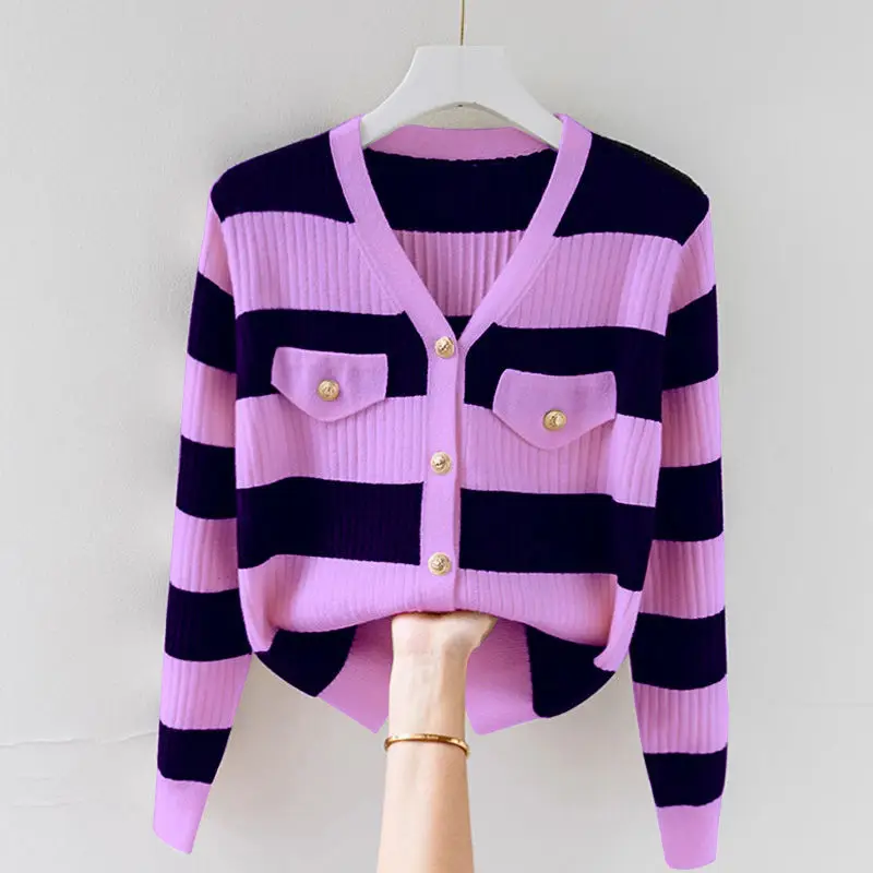 Baju sweater wanita leher V, pakaian wanita musim gugur, musim dingin, tipis, mode, longgar, motif kancing, garis-garis, kardigan rajut, lengan panjang, sweater manis