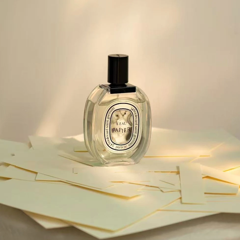 Perfume de marca más vendido de 100ML con un aroma lanudo tranquilo y cálido notas florales sutiles perfecto para desplazamientos o dátiles fácil de usar