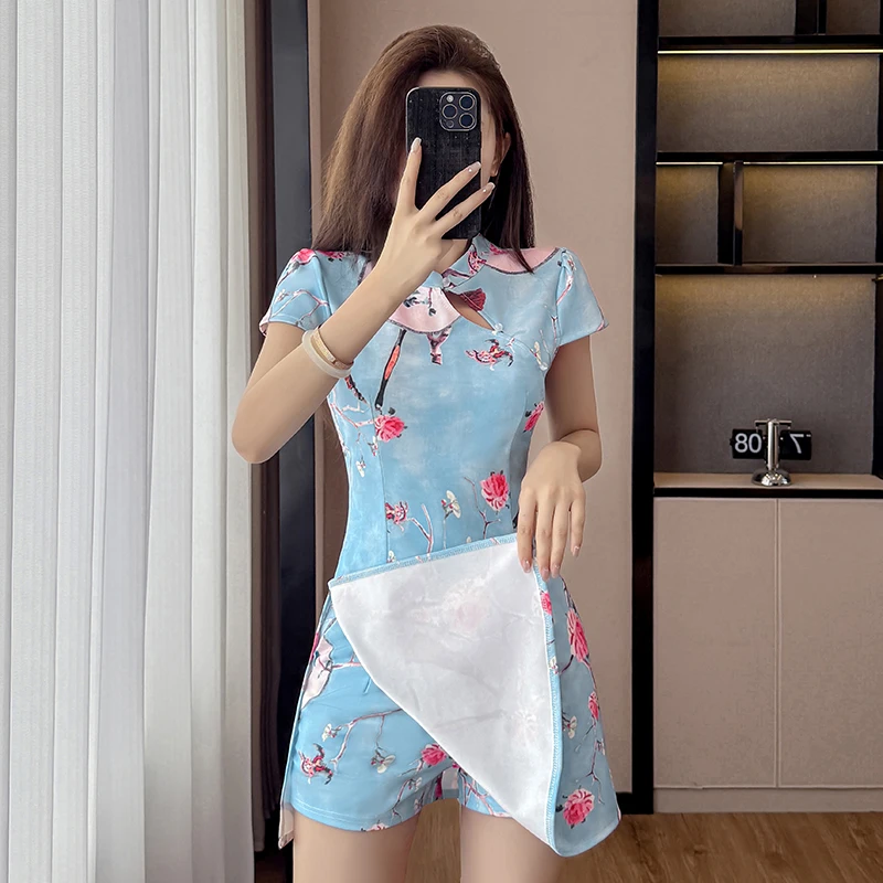 Modern Stretchy Cheongsam Set - Blue Fan Print Two Piece Outfit with Shorts, Petite-Friendly Elegant Qipao Dress Outfits view 4