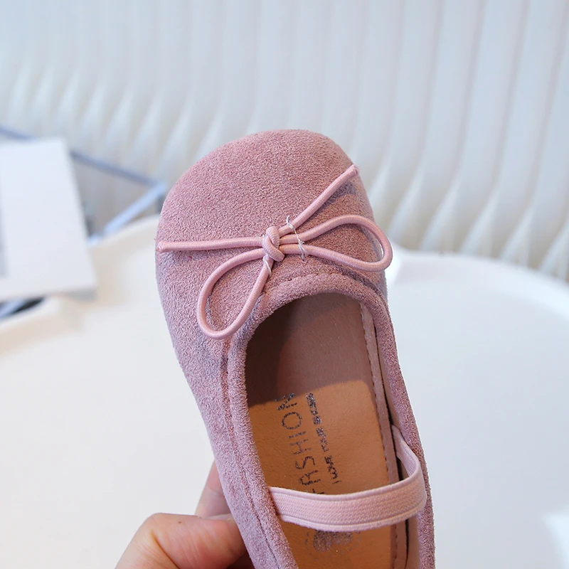 Prinzessinnenschuhe für kleine Mädchen, Bonbonfarben, Schleife, elastisches Band, flacher Kinderschuh aus Wildleder, süßer Slip-On, bequemer Herbst-Kinderschuh, Größe 21–30 – Detail 6