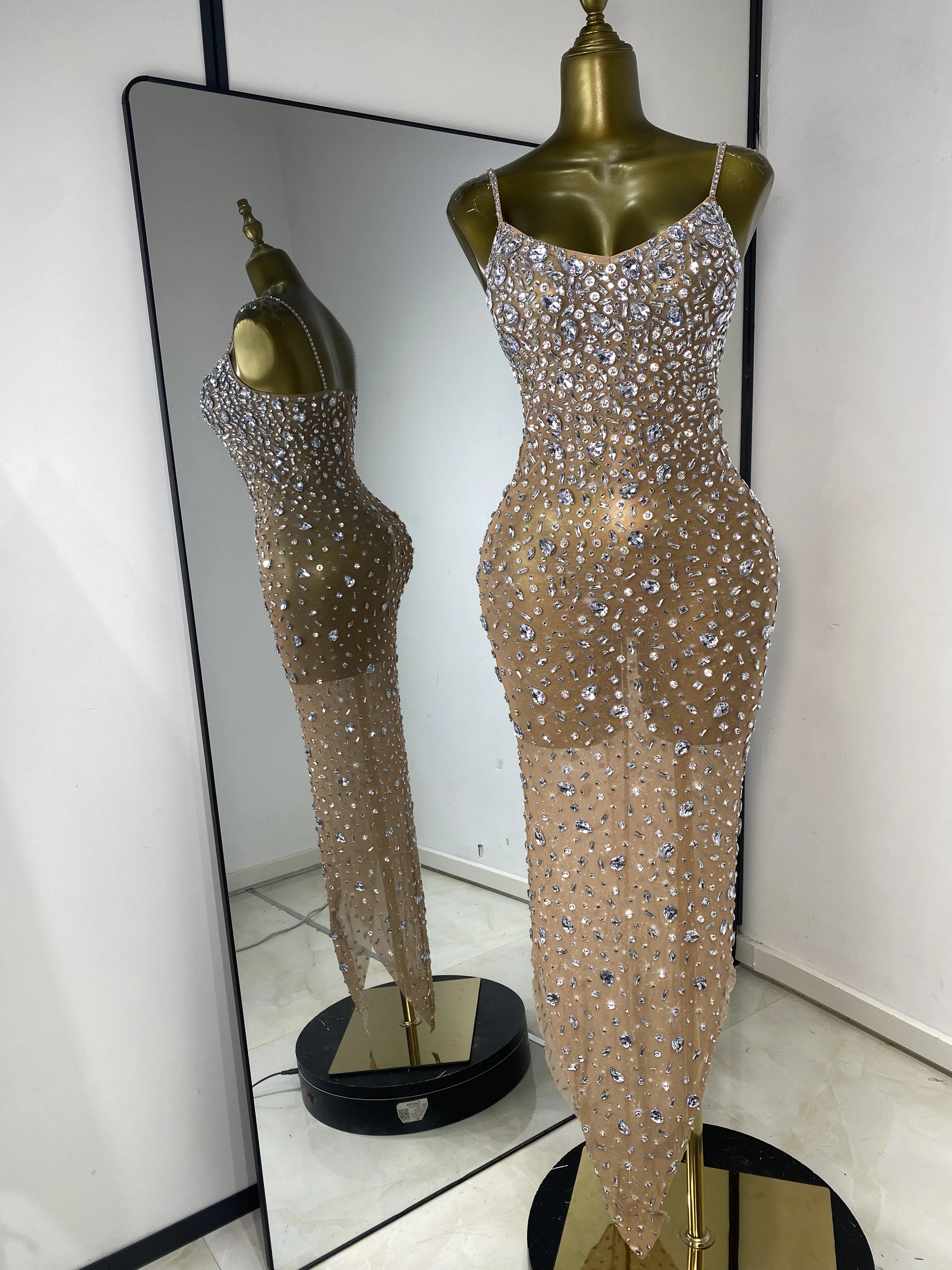 Sparkly Strass Mesh Jurk Spaghetti Band V-hals Asymmetrisch Lang Doorzien Sexy Avond Club Feestjurk Zanger Kostuums