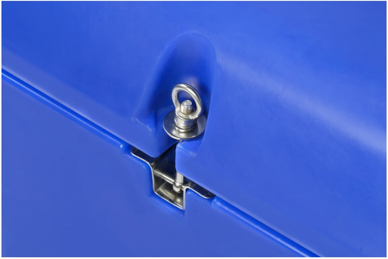 Capacity 40L single hole blue body with red float livestock sink