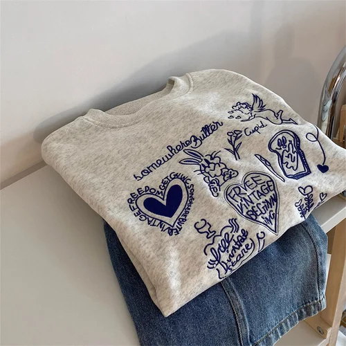 Moda coreana para mujer, sudaderas cortas con cuello redondo bordado gris, jerséis de manga larga para vacaciones, Tops informales populares