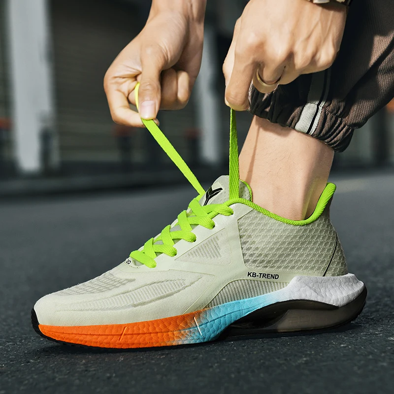 Scarpe da basket da passeggio traspiranti da uomo Scarpe da ginnastica comode da donna di alta qualità per uomo Scarpe da ginnastica da corsa con piattaforma casual