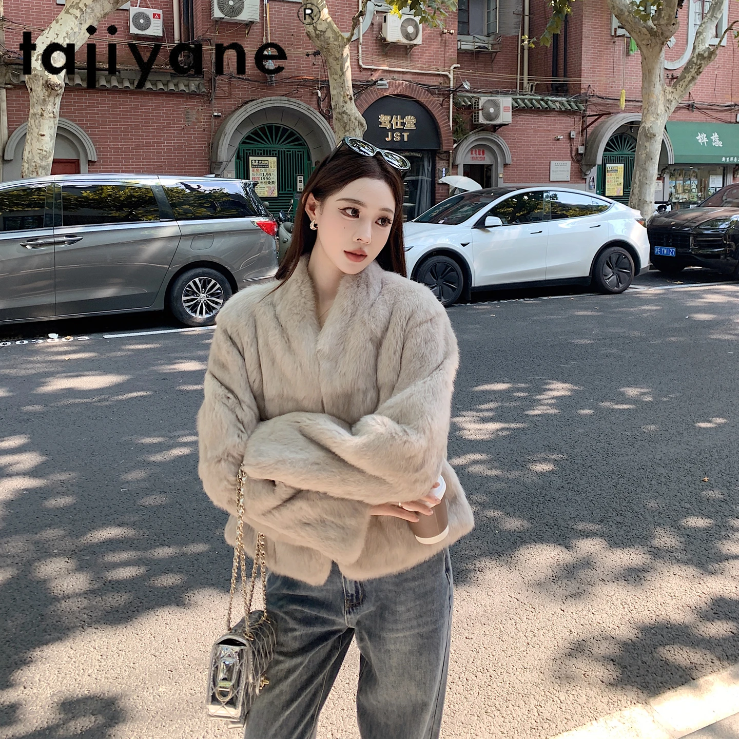 เสื้อคลุมขนกระต่ายแท้ TAJIYANE แบบสั้น คอปกเสื้อคลุมอาบน้ำ สไตล์หรูหราเบาๆ สำหรับผู้หญิง เสื้อผ้าฤดูหนาวปี 2025 ขนเฟอร์